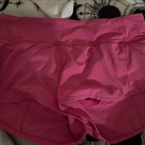 LULULEMON size 4 Speed ups 2.5 inch SONIC PINK